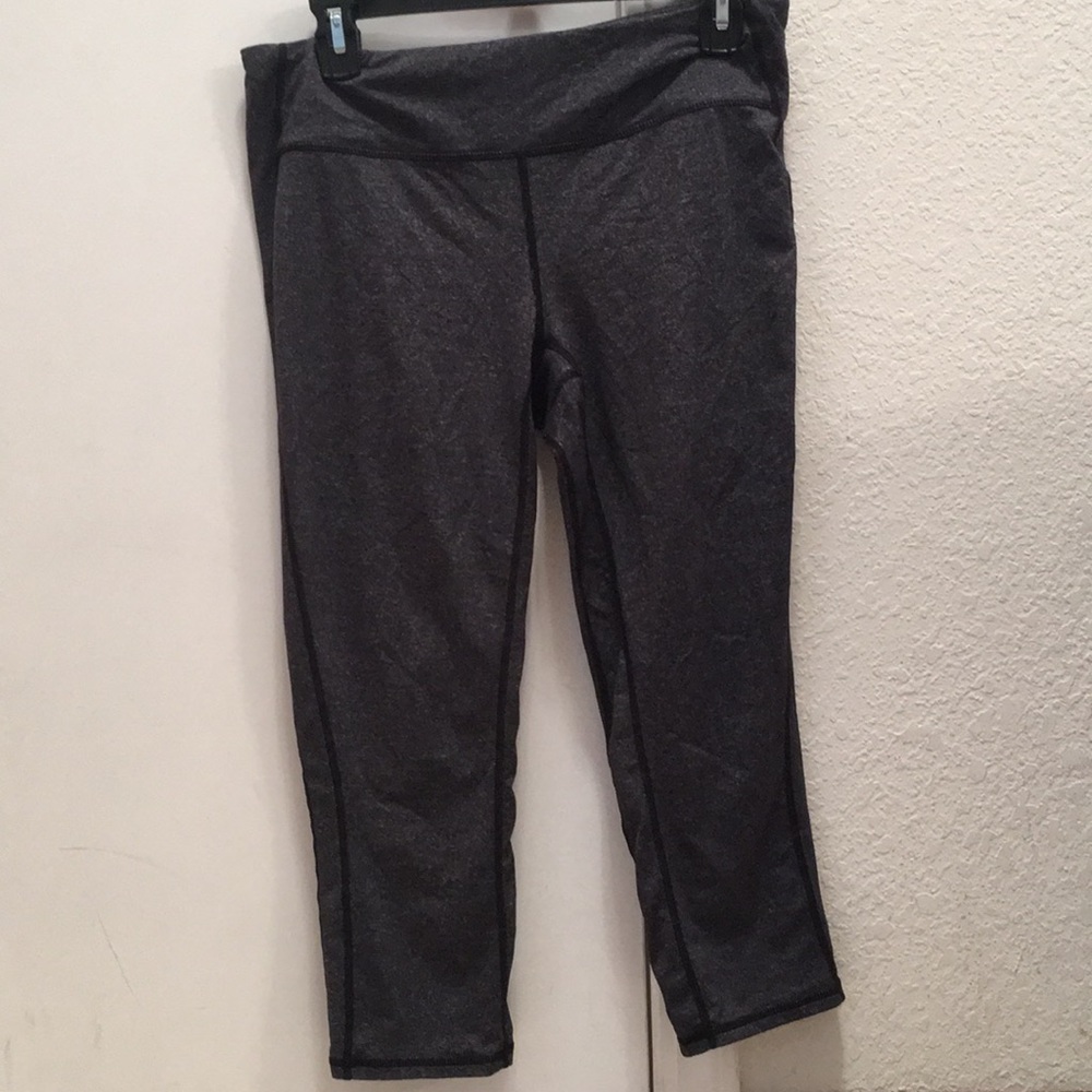 Gray Gapfit crop leggings